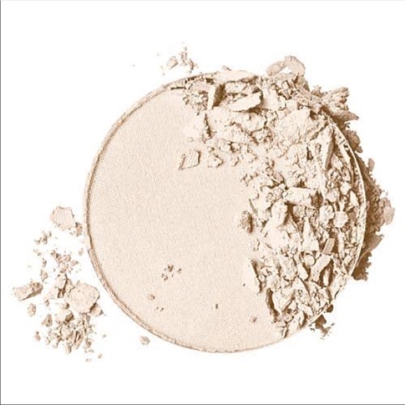 Too Faced | Primed Poreless Pressed Powder - Picture 5 of 8